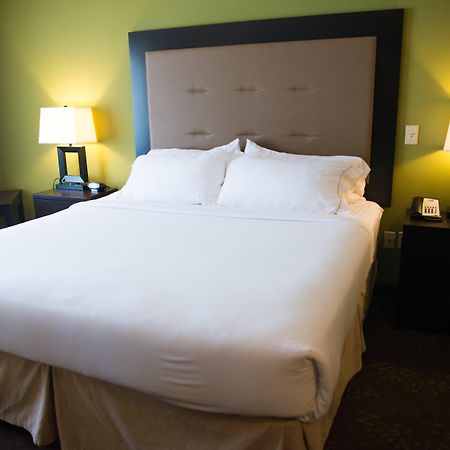 Holiday Inn Express & Suites Northwood By Ihg Silver Lake Экстерьер фото