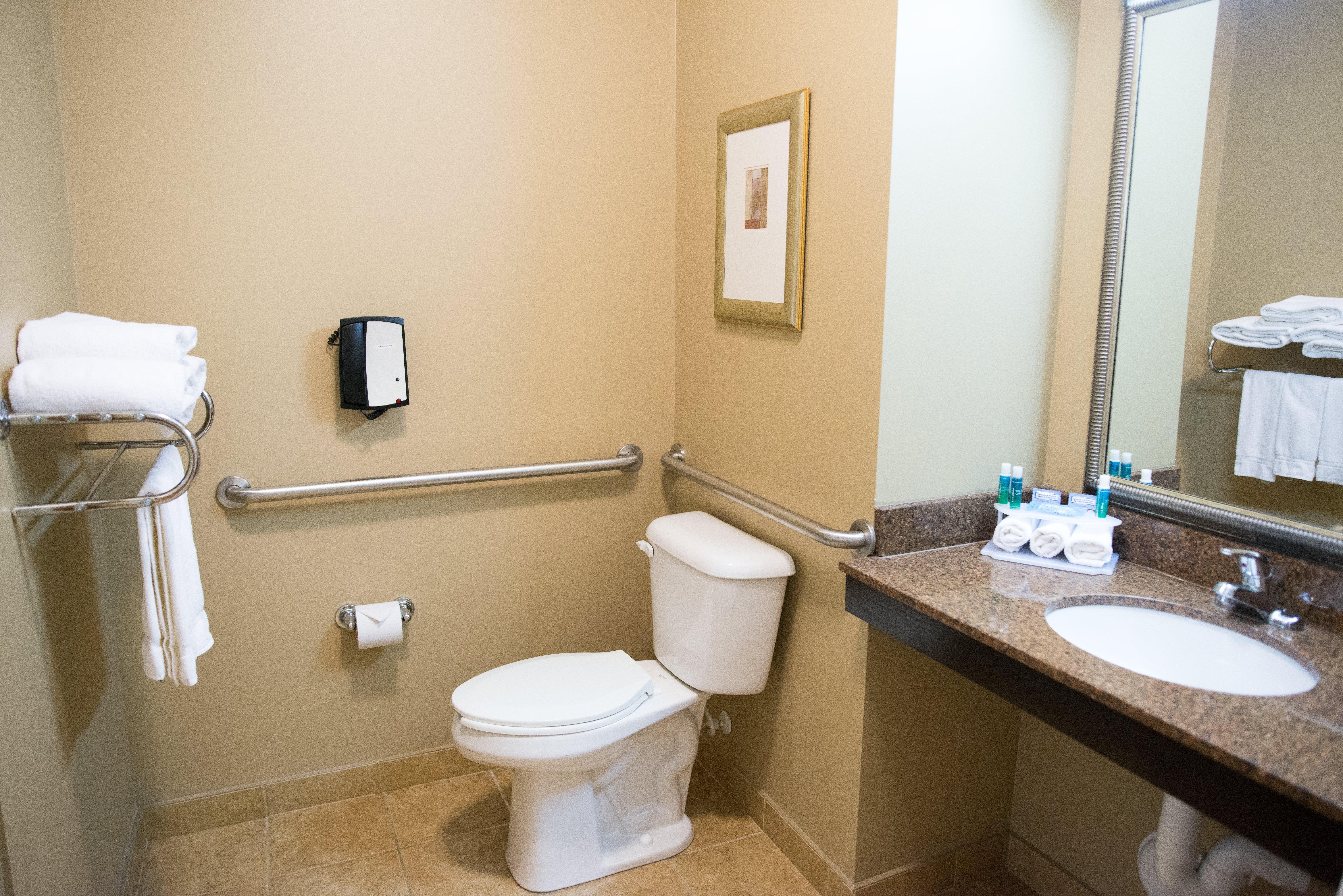 Holiday Inn Express & Suites Northwood By Ihg Silver Lake Экстерьер фото