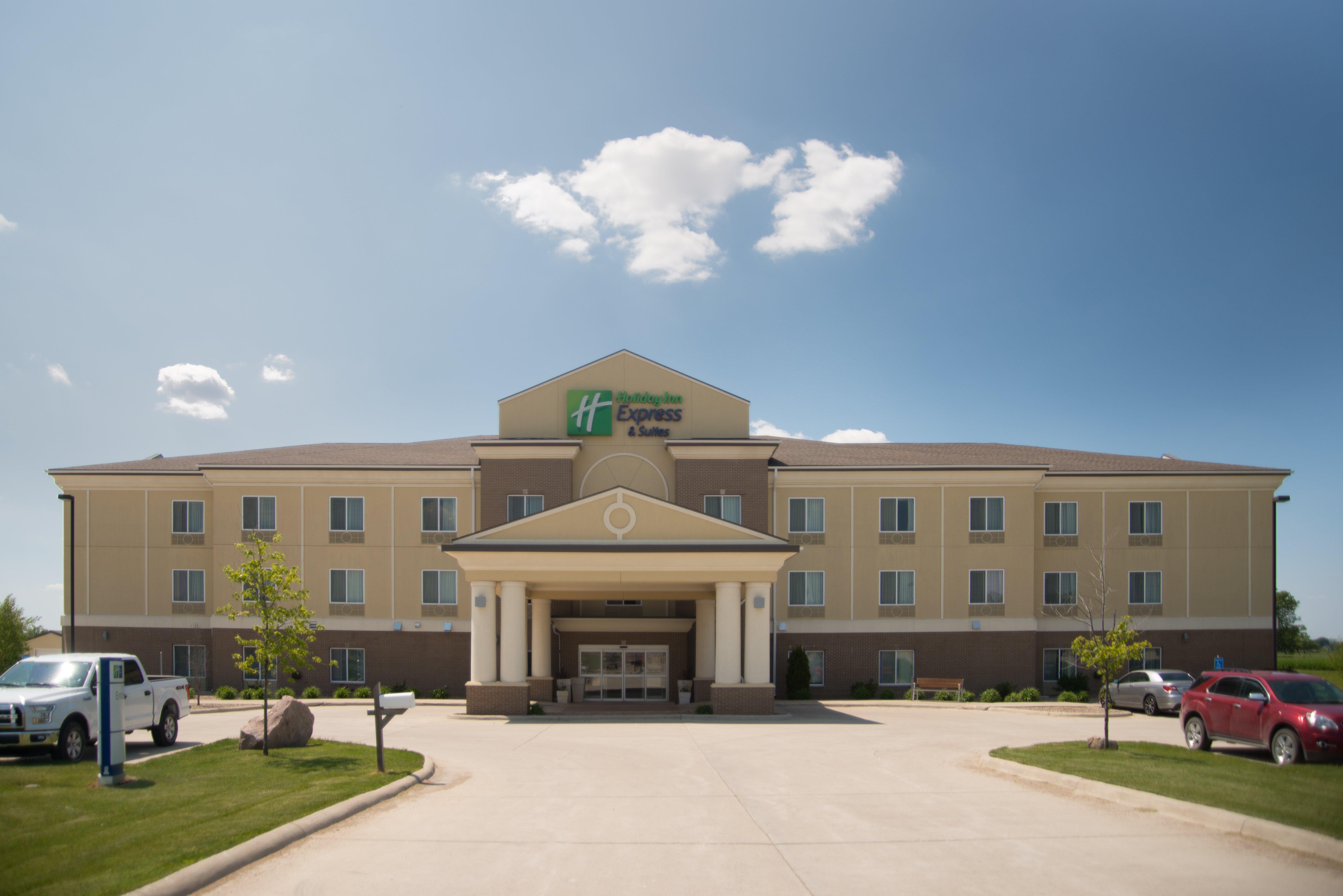 Holiday Inn Express & Suites Northwood By Ihg Silver Lake Экстерьер фото