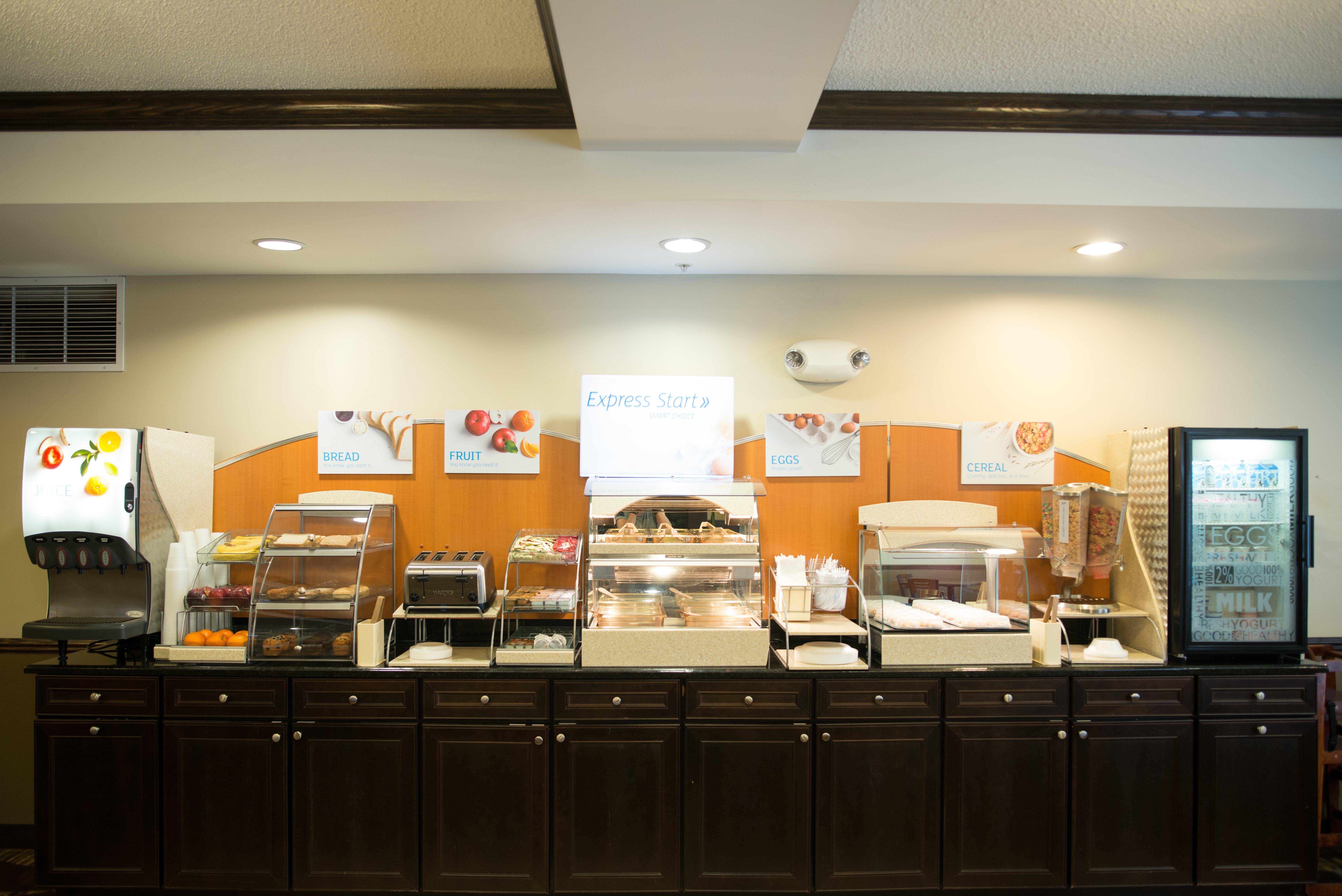 Holiday Inn Express & Suites Northwood By Ihg Silver Lake Экстерьер фото