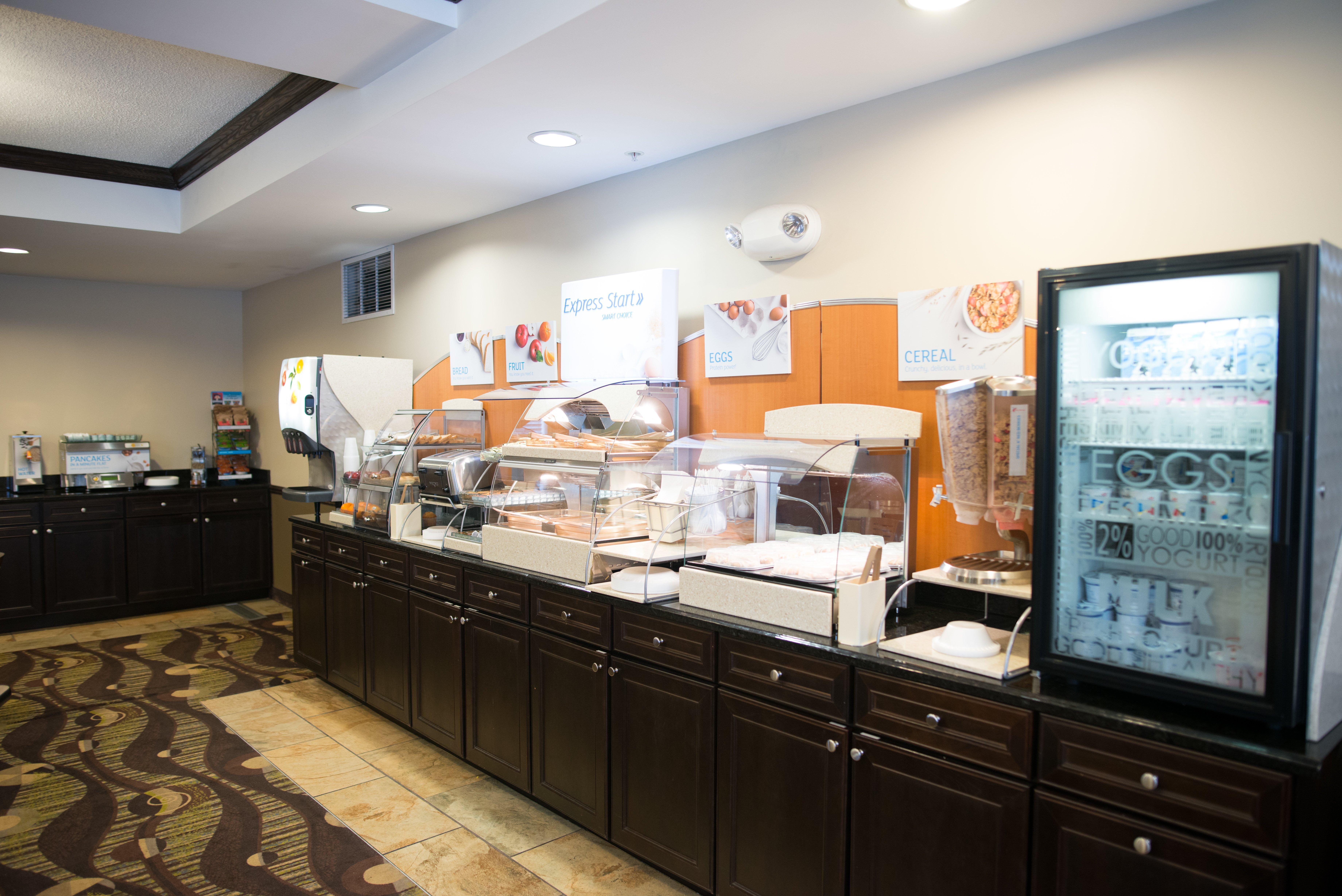 Holiday Inn Express & Suites Northwood By Ihg Silver Lake Экстерьер фото