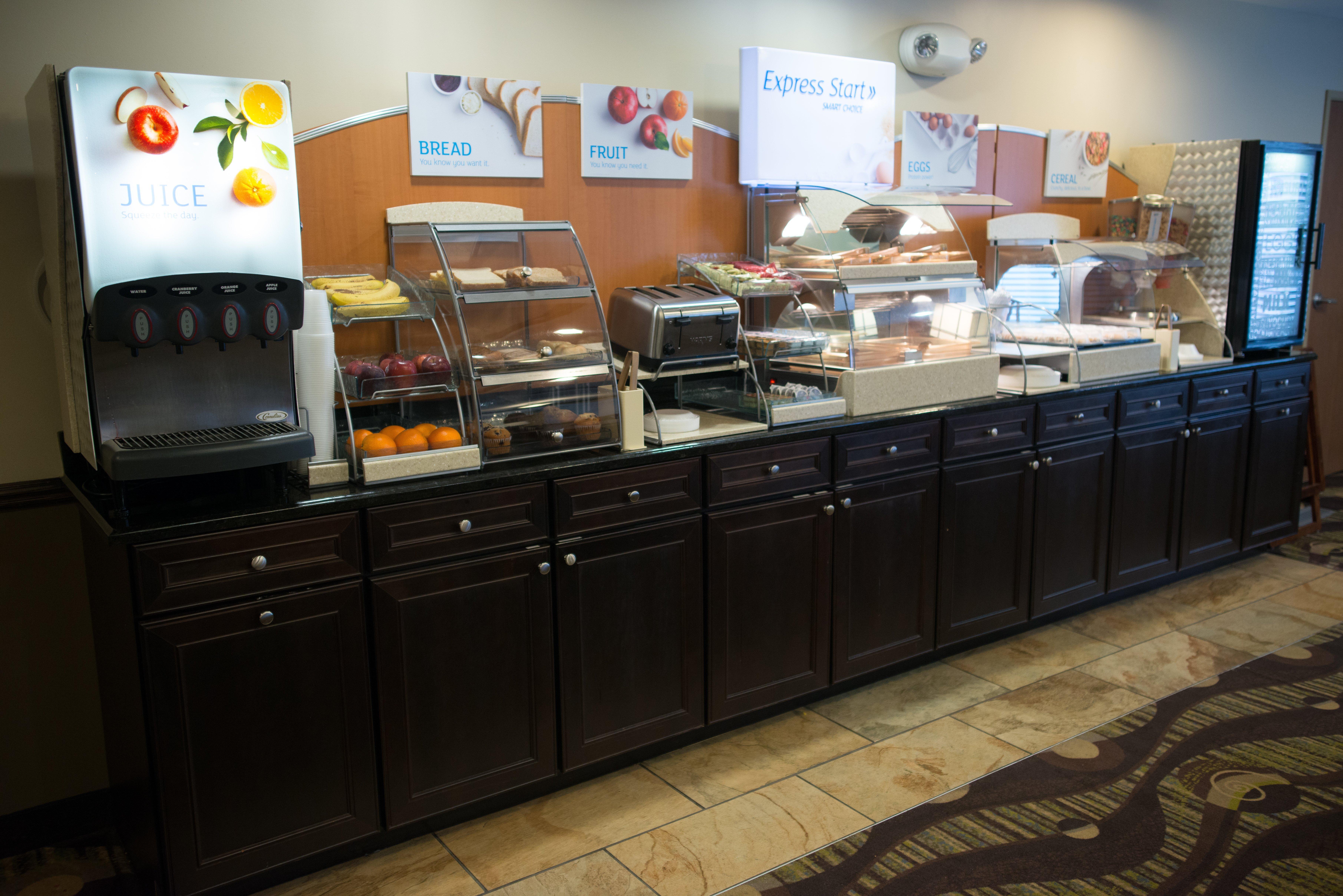 Holiday Inn Express & Suites Northwood By Ihg Silver Lake Экстерьер фото