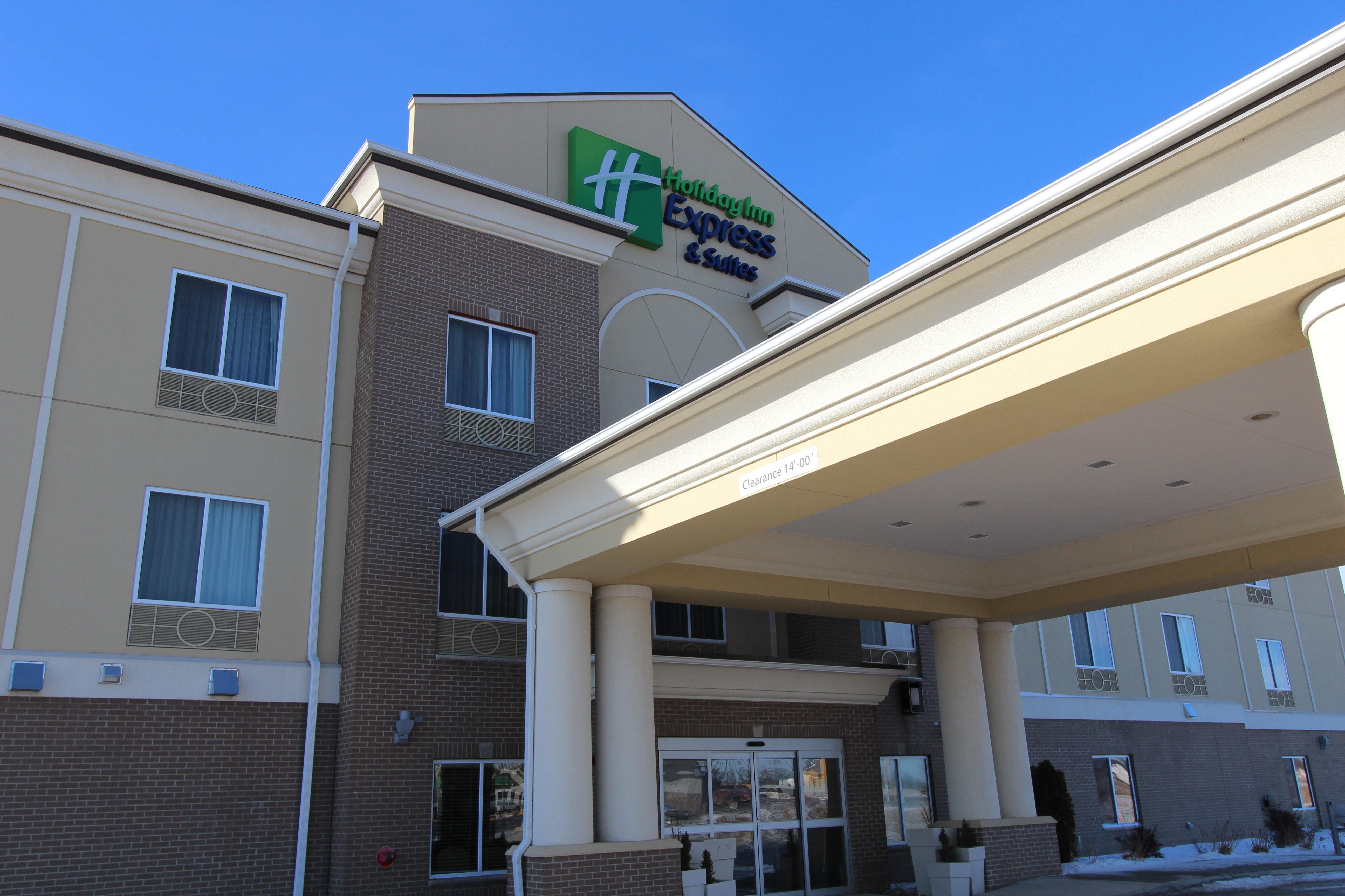 Holiday Inn Express & Suites Northwood By Ihg Silver Lake Экстерьер фото