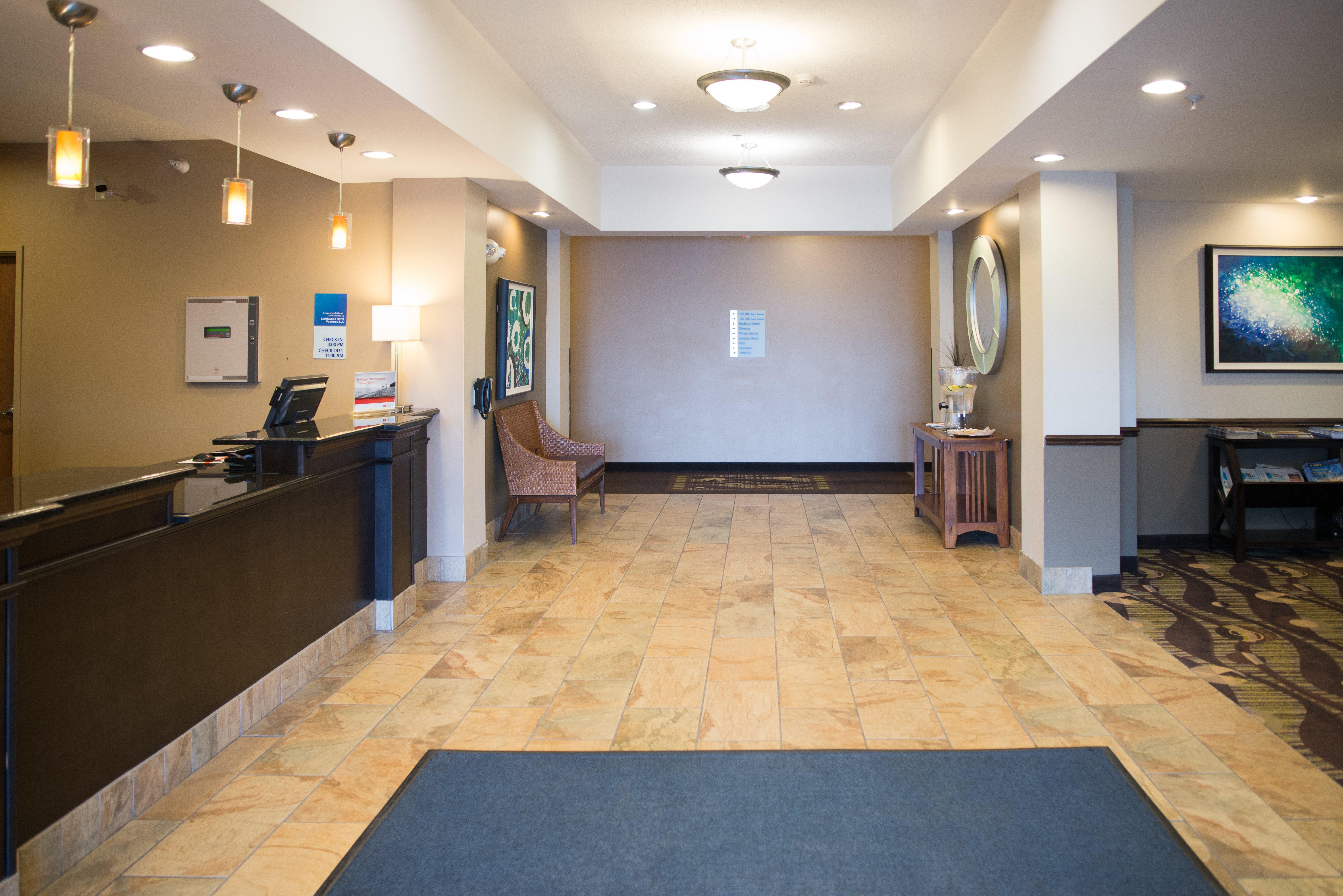 Holiday Inn Express & Suites Northwood By Ihg Silver Lake Экстерьер фото
