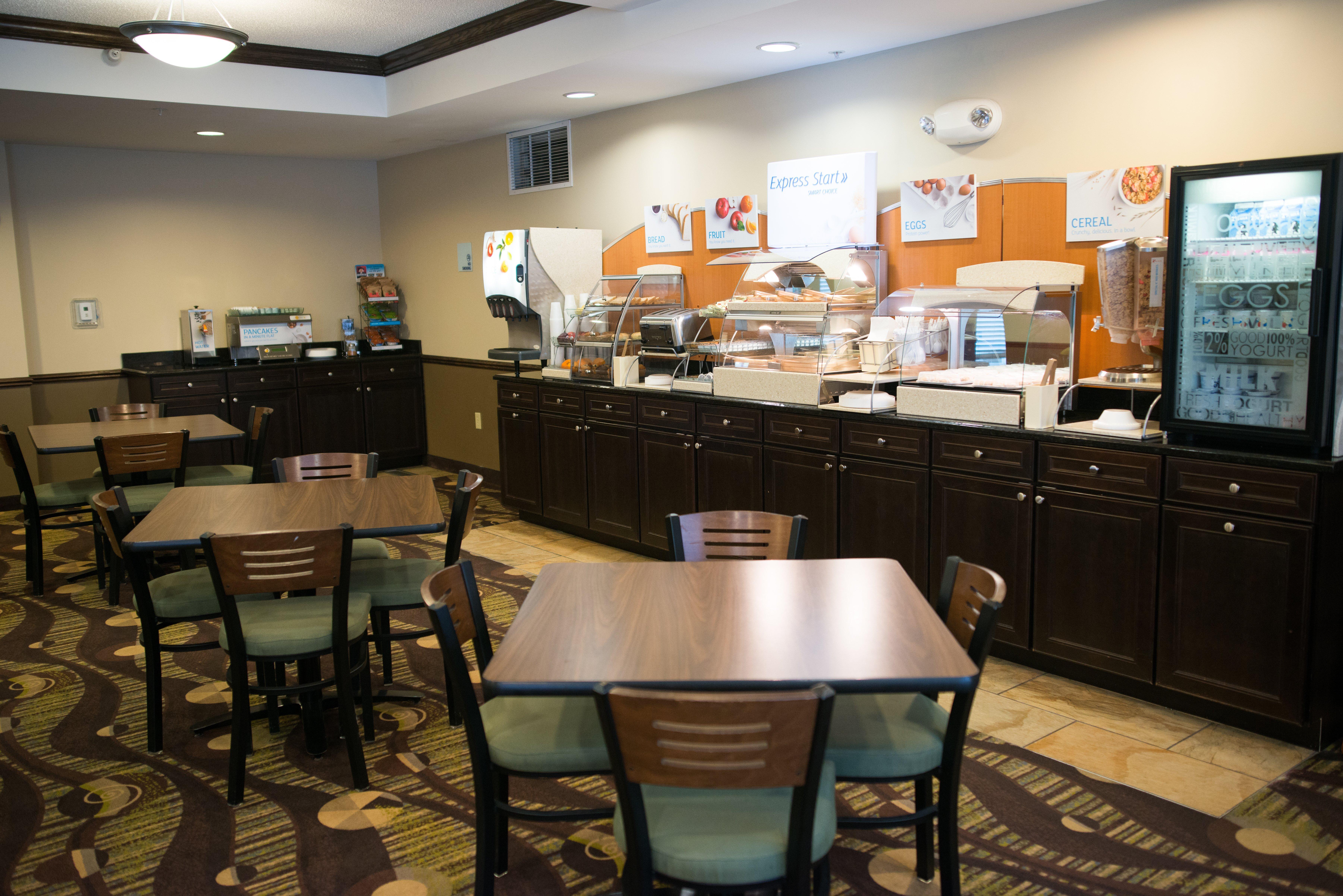 Holiday Inn Express & Suites Northwood By Ihg Silver Lake Экстерьер фото