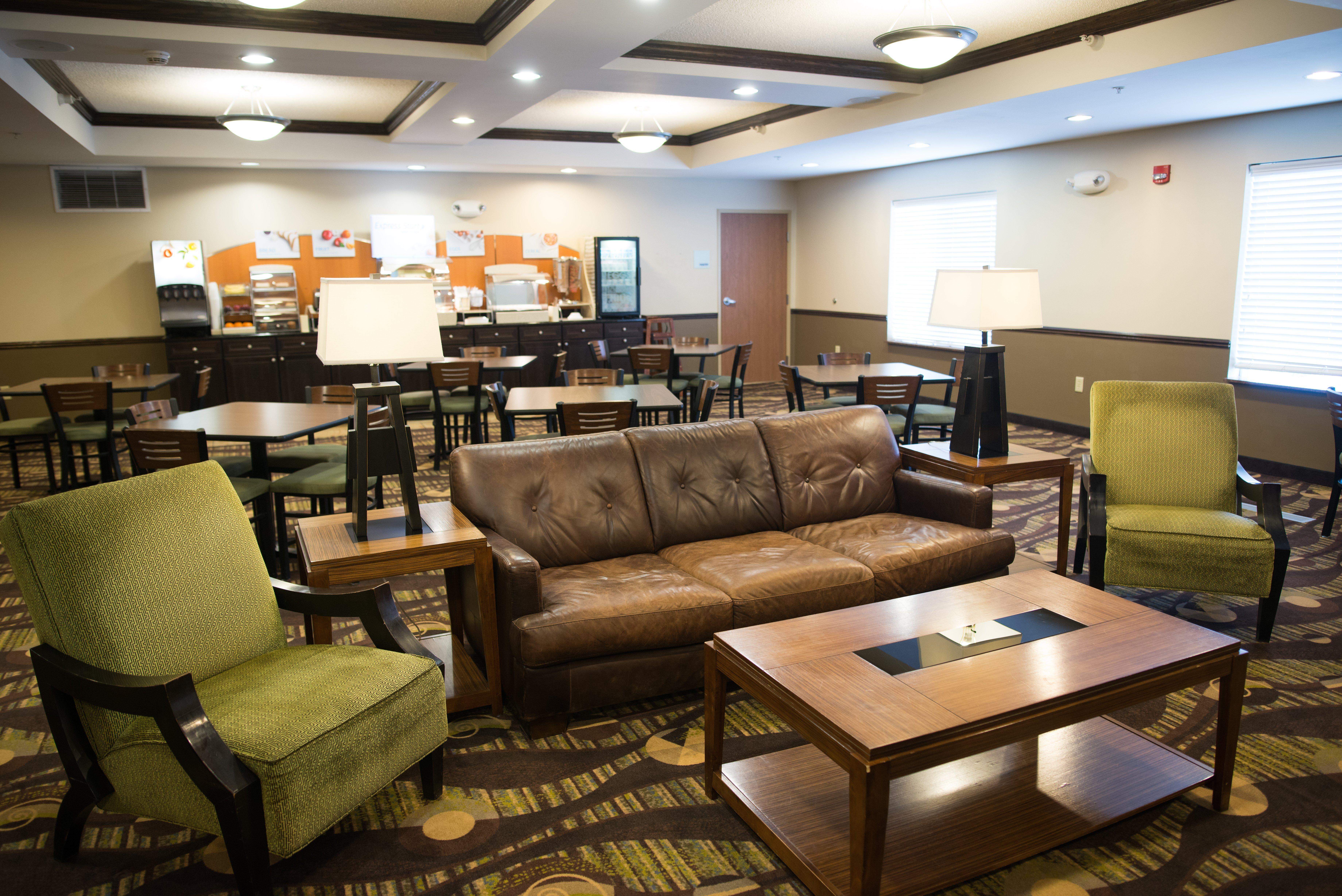 Holiday Inn Express & Suites Northwood By Ihg Silver Lake Экстерьер фото