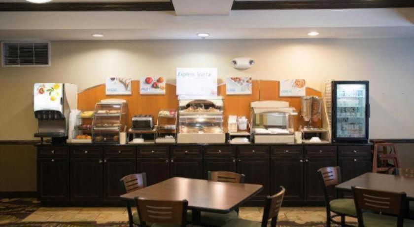 Holiday Inn Express & Suites Northwood By Ihg Silver Lake Экстерьер фото