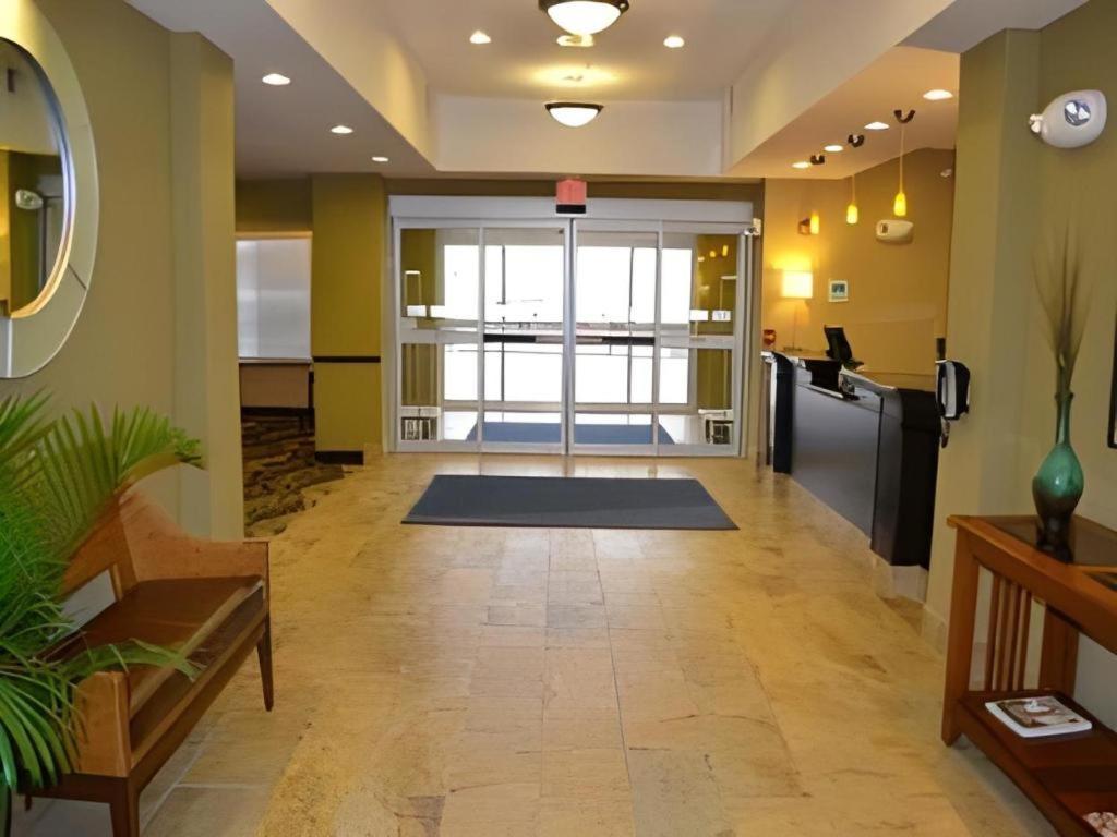 Holiday Inn Express & Suites Northwood By Ihg Silver Lake Экстерьер фото