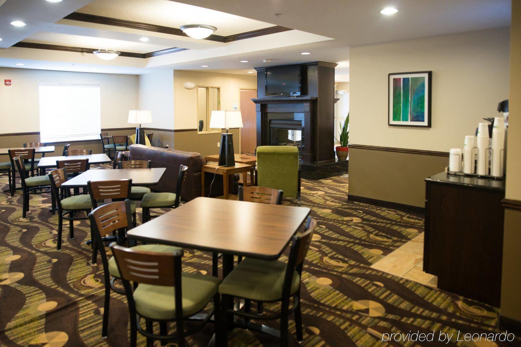 Holiday Inn Express & Suites Northwood By Ihg Silver Lake Экстерьер фото