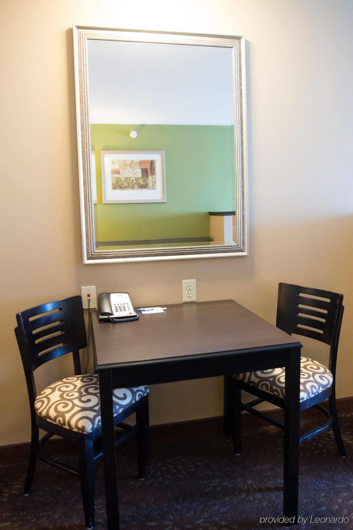 Holiday Inn Express & Suites Northwood By Ihg Silver Lake Экстерьер фото